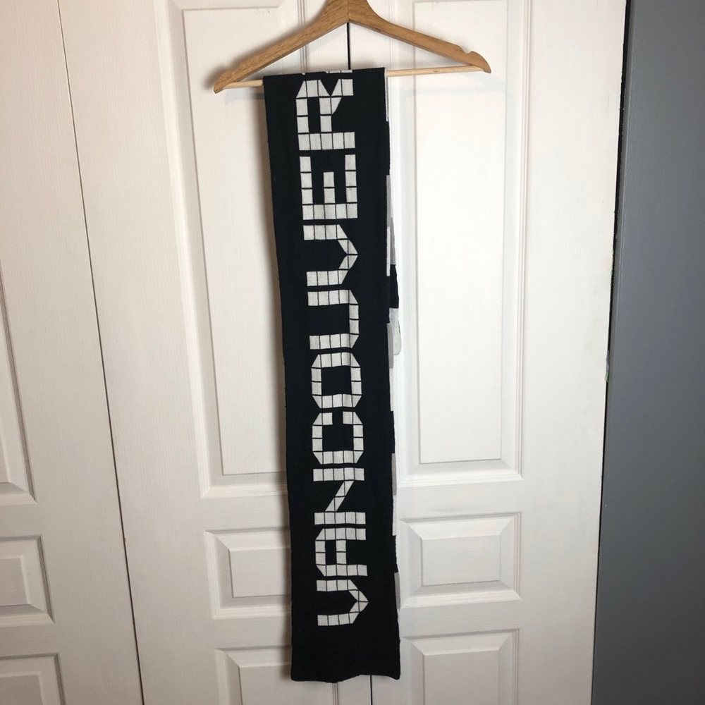 BUY 2 GET 3RD FREE Vancouver 2010 Olympics licensed scarf